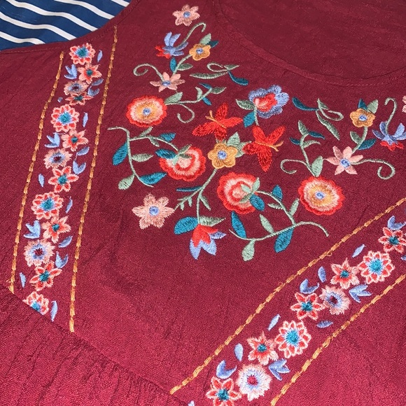 Floral embroidered tank top - Picture 2 of 3